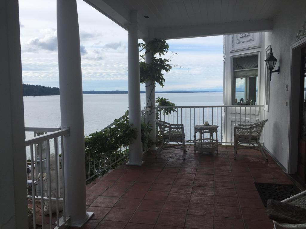Vancouver Island Castle Cove Inn Шемейнюс Екстериор снимка