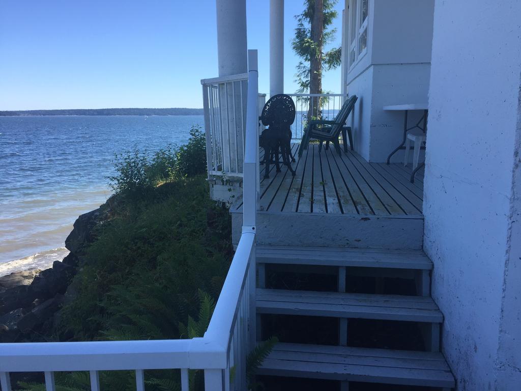 Vancouver Island Castle Cove Inn Шемейнюс Екстериор снимка