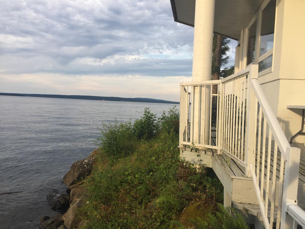 Vancouver Island Castle Cove Inn Шемейнюс Екстериор снимка