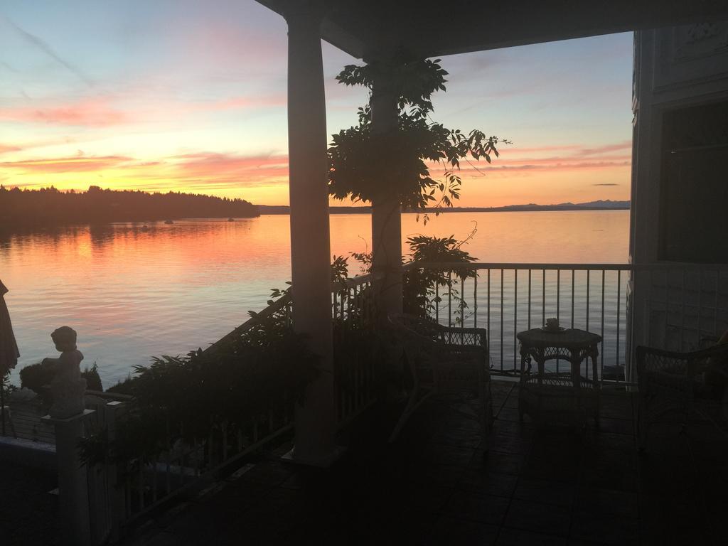 Vancouver Island Castle Cove Inn Шемейнюс Екстериор снимка